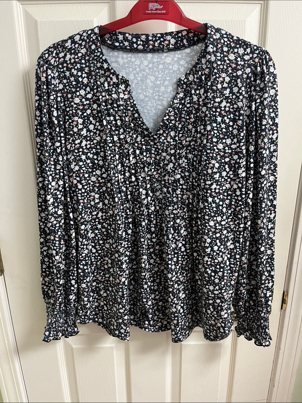 Lomon long sleeve top L, excellent preowned condition